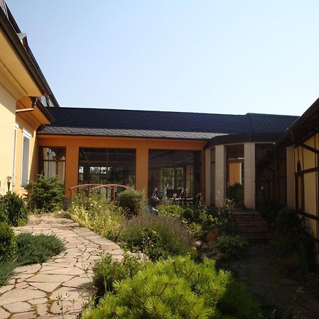 Hotel Lazne Evzenie à Klášterec nad Ohří Extérieur photo