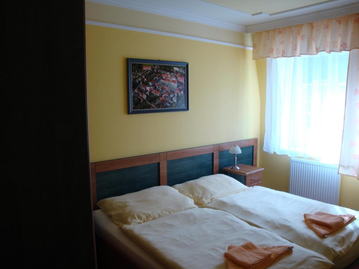 Hotel Lazne Evzenie à Klášterec nad Ohří Chambre photo