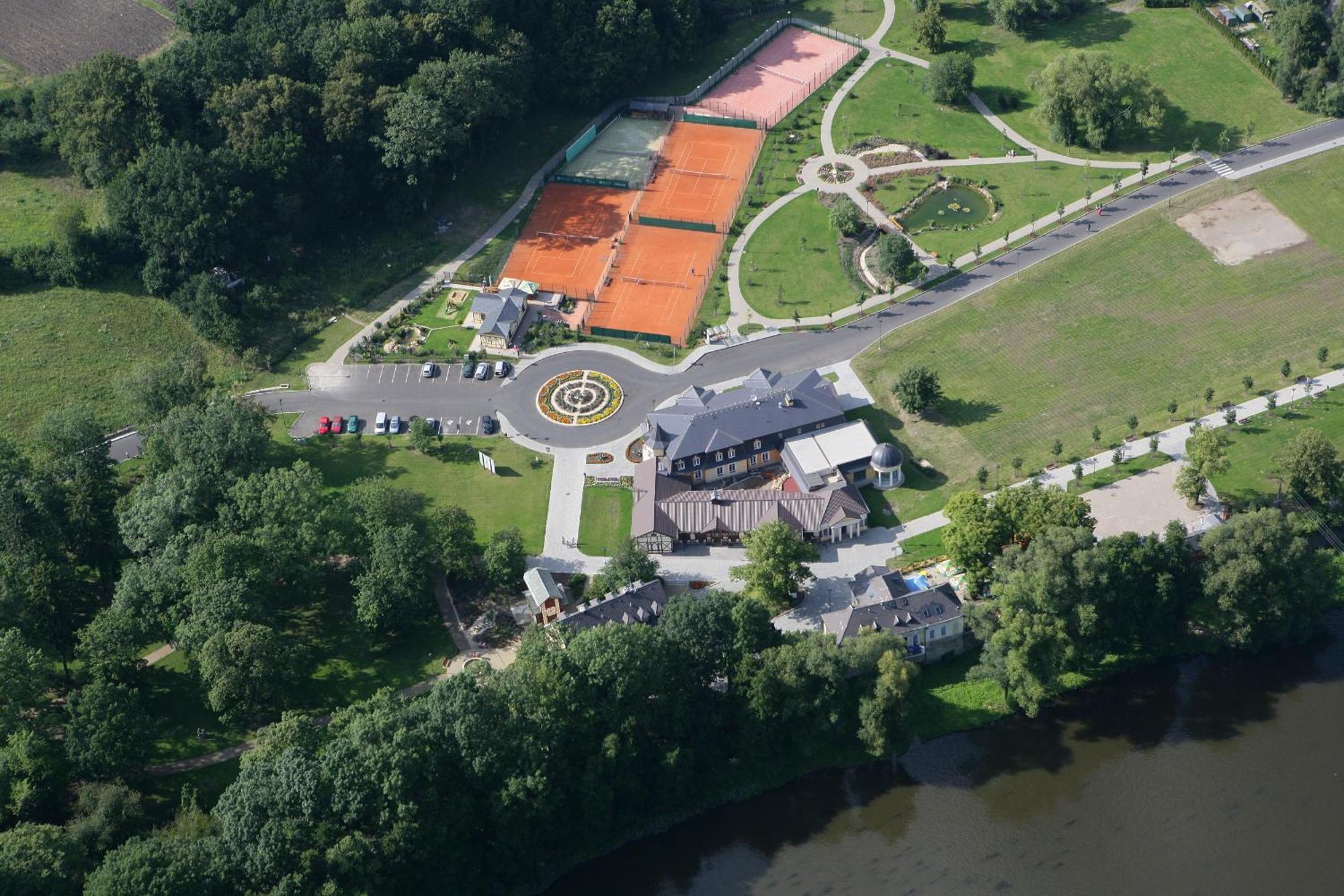 Hotel Lazne Evzenie à Klášterec nad Ohří Extérieur photo