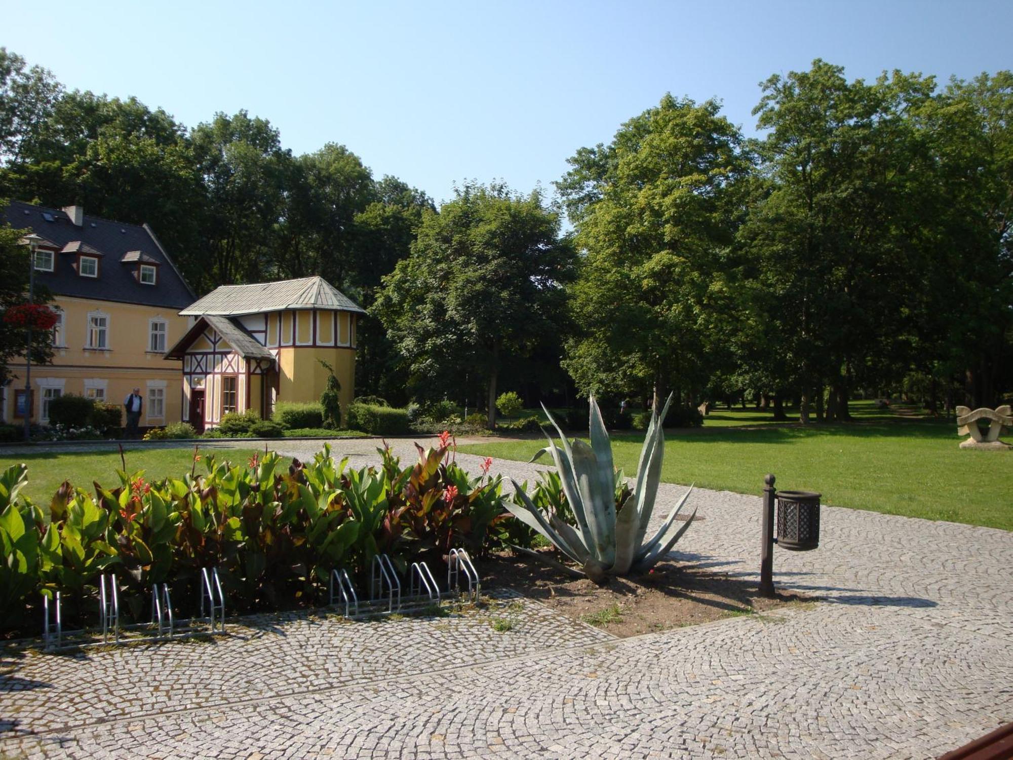 Hotel Lazne Evzenie à Klášterec nad Ohří Extérieur photo